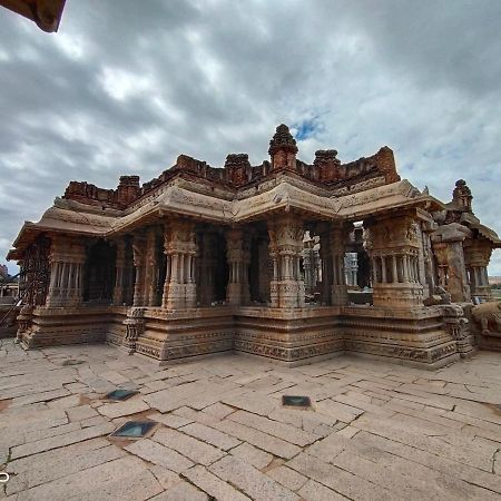 Srinivasa Homestay Hampi Esterno foto