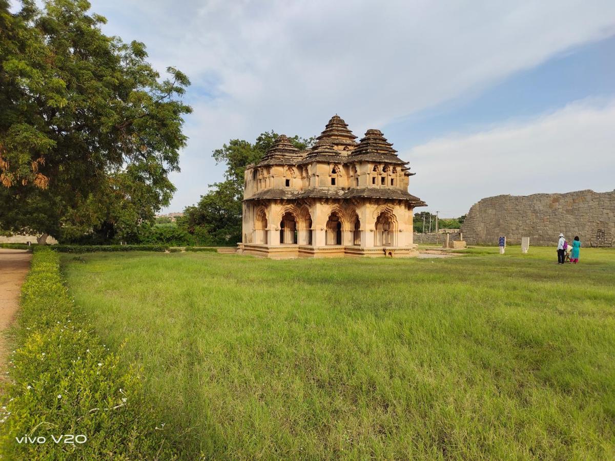 Srinivasa Homestay Hampi Esterno foto